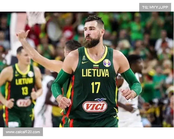 瓦兰丘纳斯赛后失落背影映照男篮欧锦赛痛苦与希望